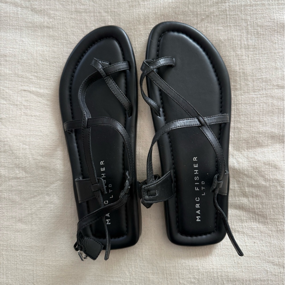 Marc Fisher Gerty Ankle Strap Sandal in Black NWOT - Picture 2 of 4